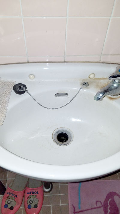 洗面所蛇口の水漏れ修理を致しました。